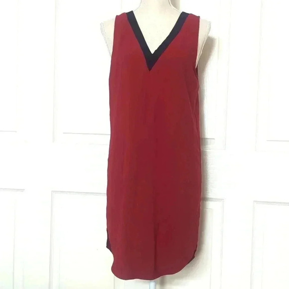 Trouve Hi-Low Shift Dress - Picture 2 of 7